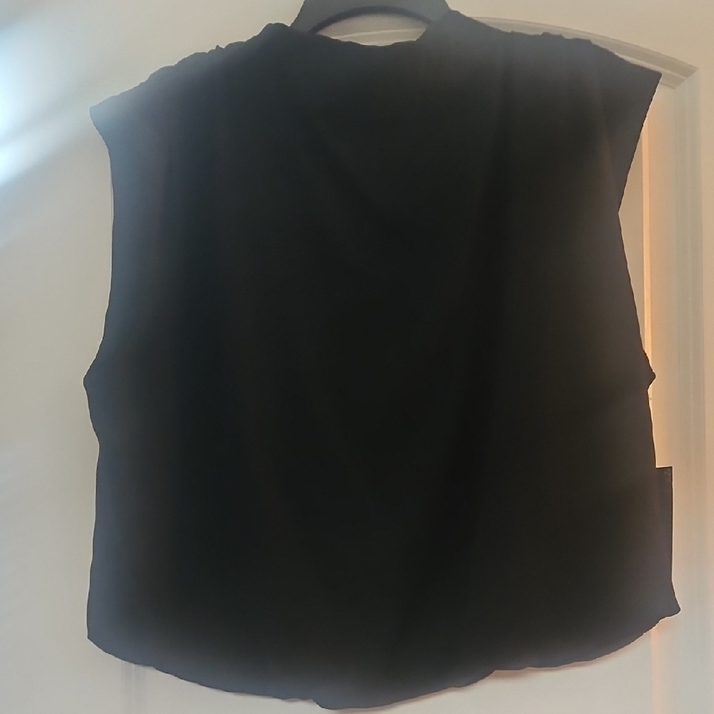 Worthington Elegant Black Sleeveless Blouse